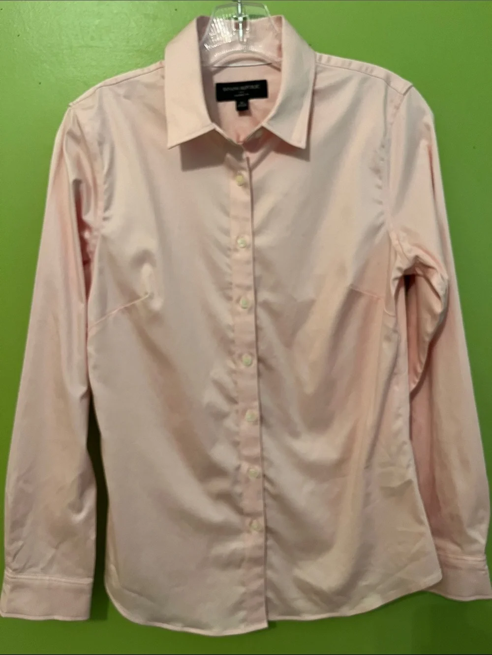 Like new Banana Republic Polished Cotton Fitted Shirt